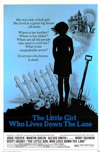 دانلود فیلم The Little Girl Who Lives Down the Lane 1976 ( دختر کوچکی که در پایین لین زندگی می کند ۱۹۷۶ ) با زیرنویس فارسی چسبیده
